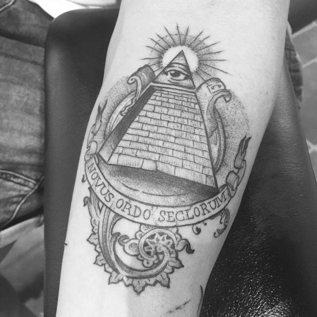 illuminati tattoo8