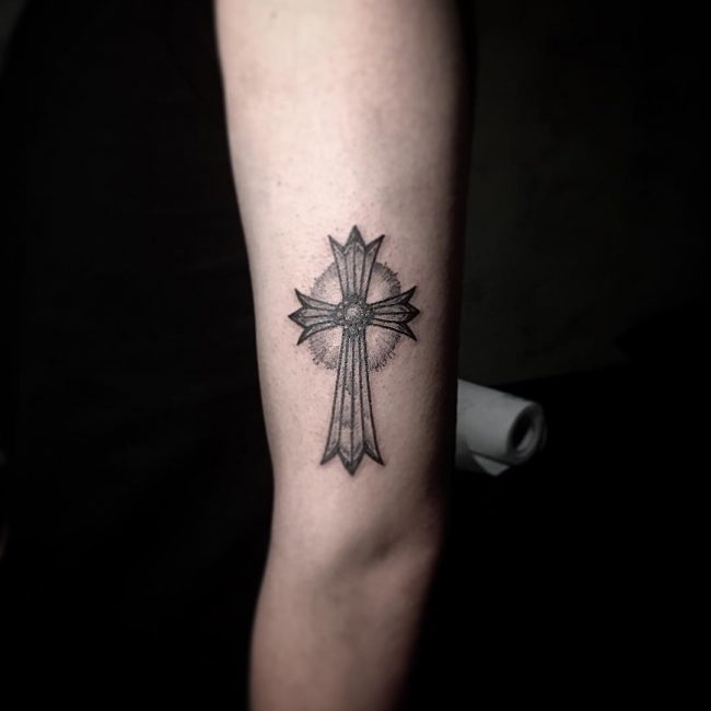 small cross tattoo4