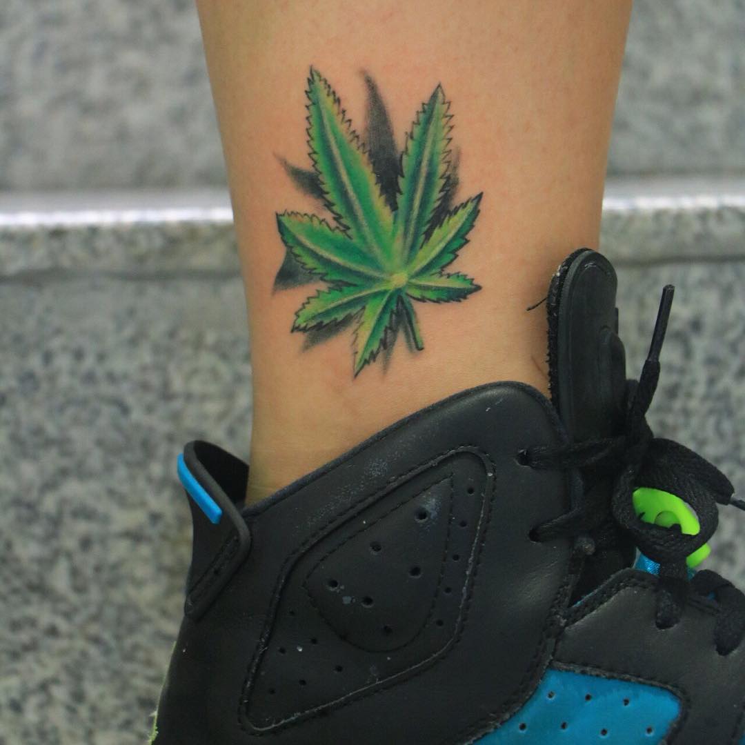 weed tattoo1.