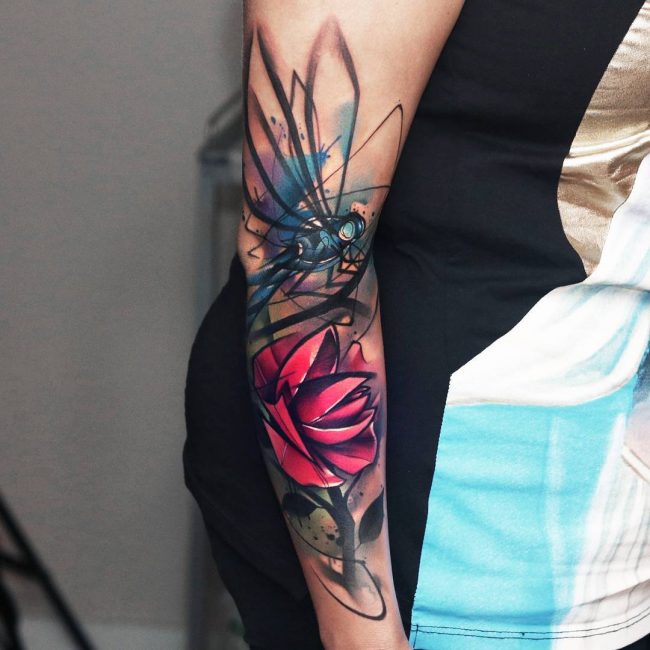 Bei arm frauen tattoo Ideen Tattoos