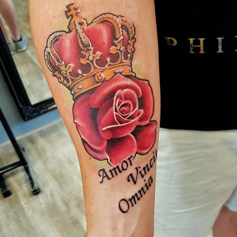 80+ Noble Crown Tattoo Designs – Treat Yourself Like Royalty