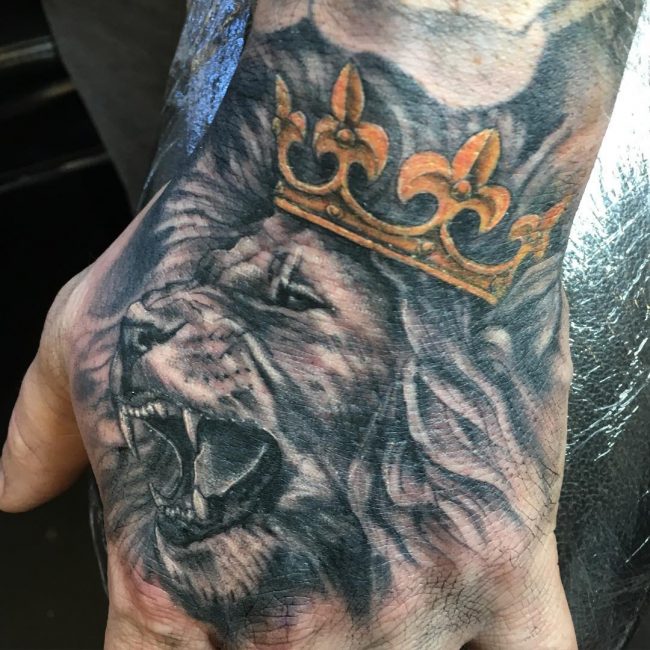crown tattoo47