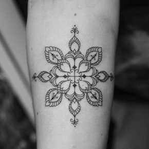 75+ Cute Snowflake Tattoo Ideas – Express Yourself With Icy Little Marvels