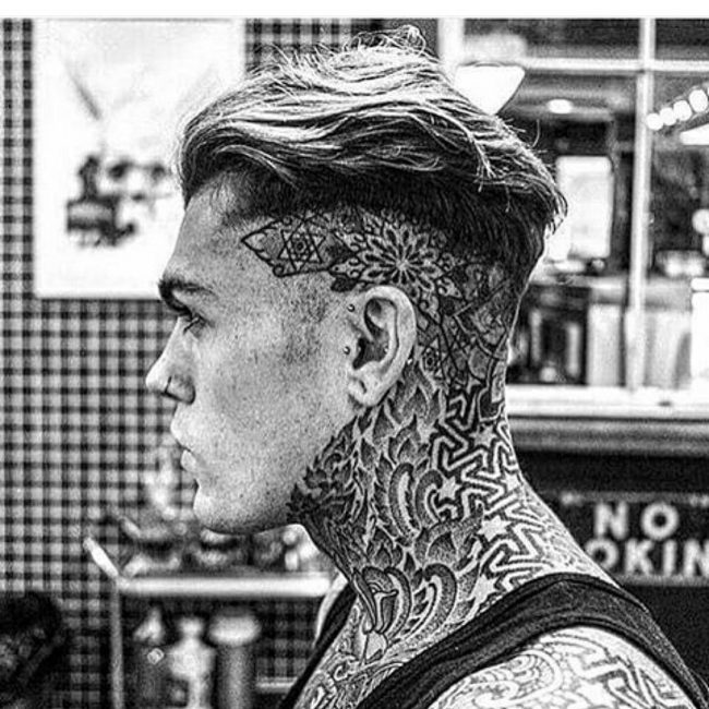 neck tattoo_