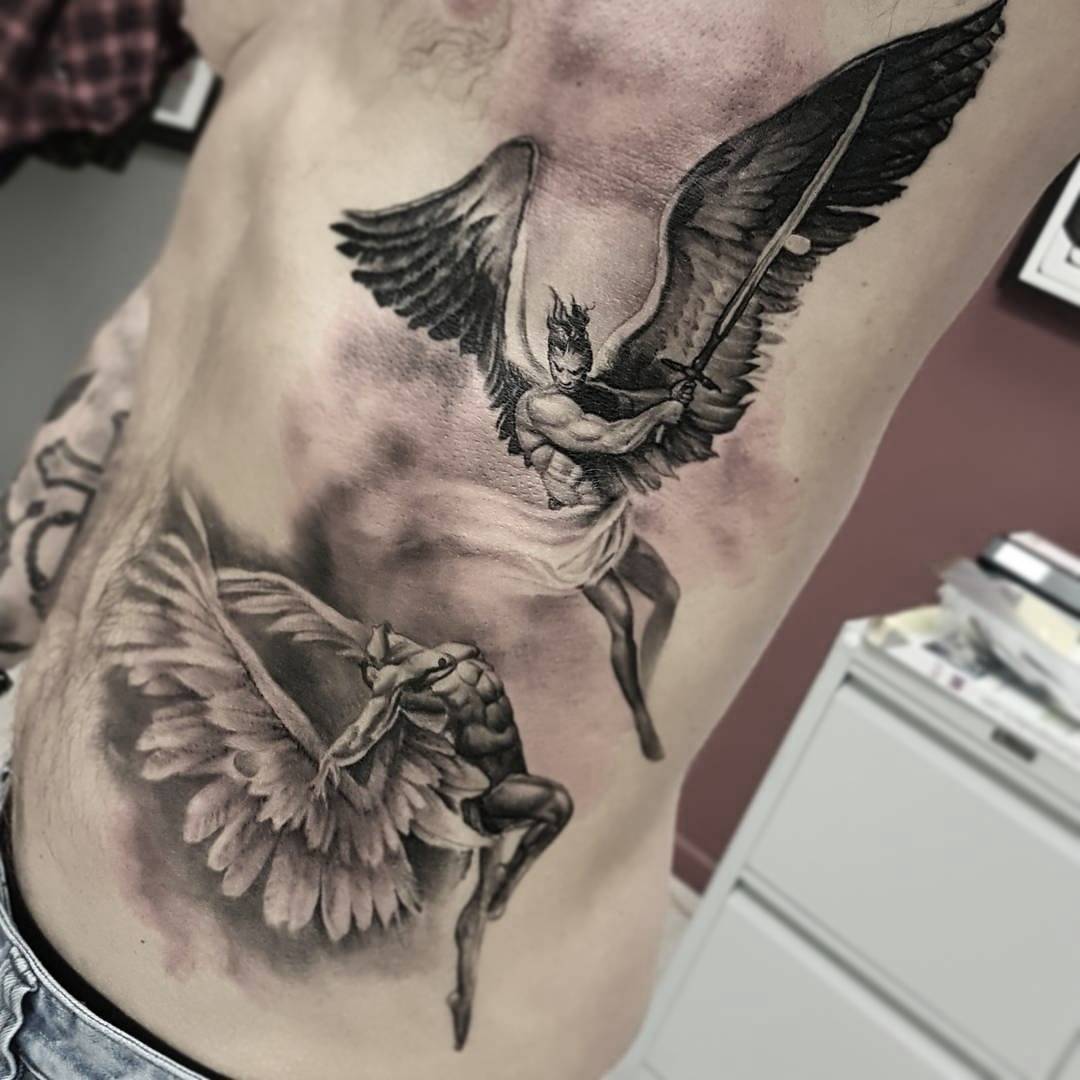 татуировки для мужчин на груди ангел фото 108