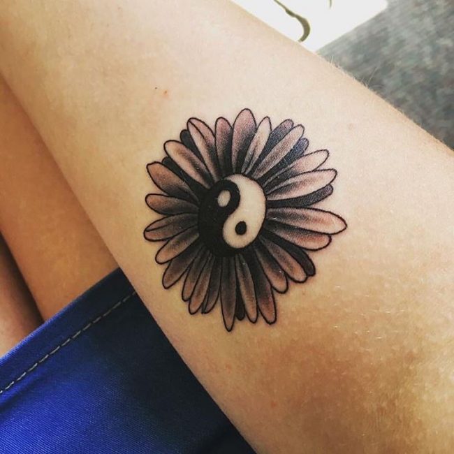 Daisy Flower Tattoo