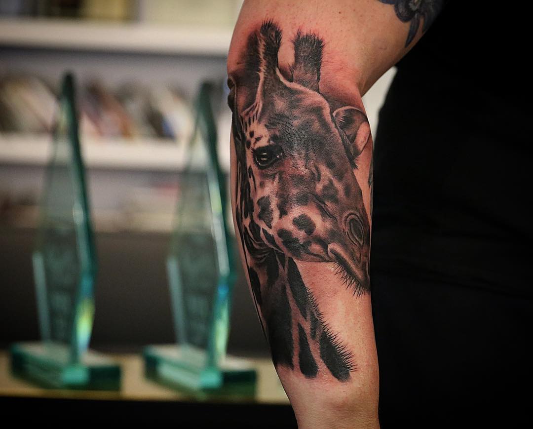 120+ Best Giraffe Tattoo Designs & Meanings-Wild Life on Your Skin(2019)