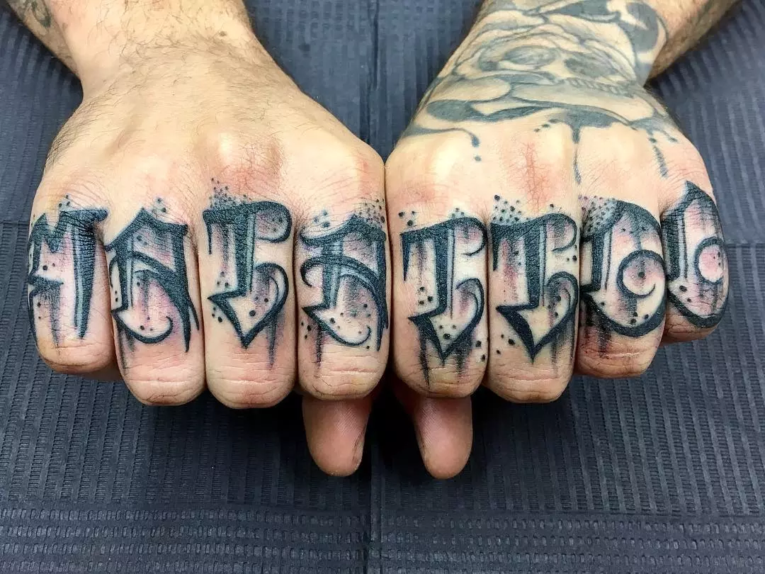 Knuckle Tattoo 113.