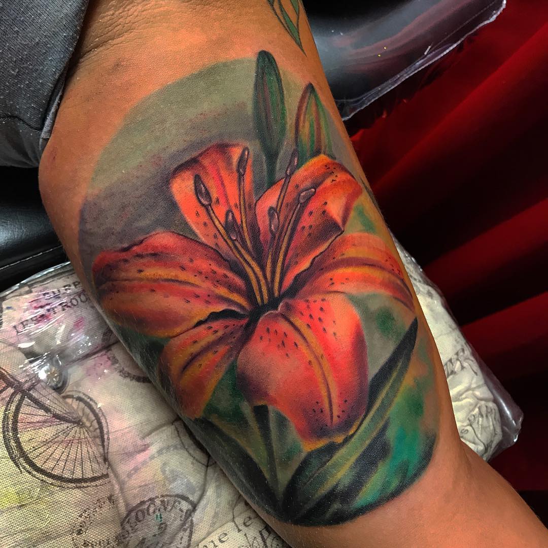 80+ Lily Flower Tattoo Designs & Meaning - Tenderness & Luck (2019)