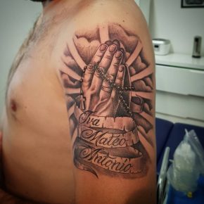 65+ Images OF Praying Hands Tattoos - Way to God