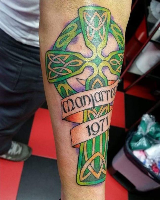 85 Celtic Cross Tattoo Designs Meanings Characteristic Symbol 2019   Celtic Cross Tattoo 85 650x812 