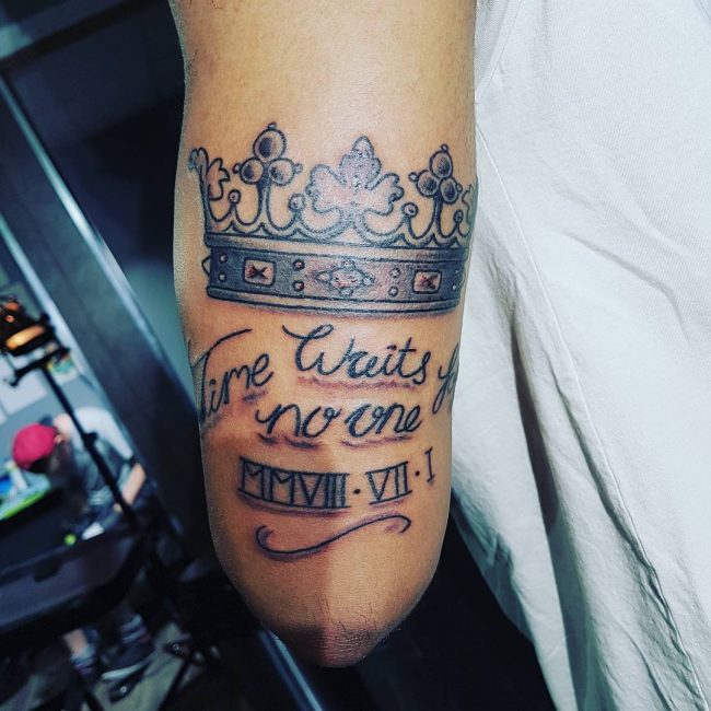 Crown Tattoo 61