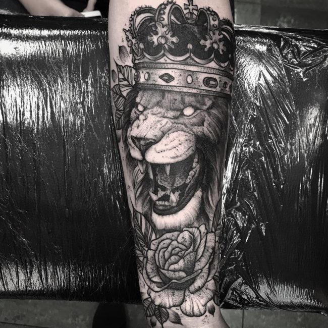 Crown Tattoo 64