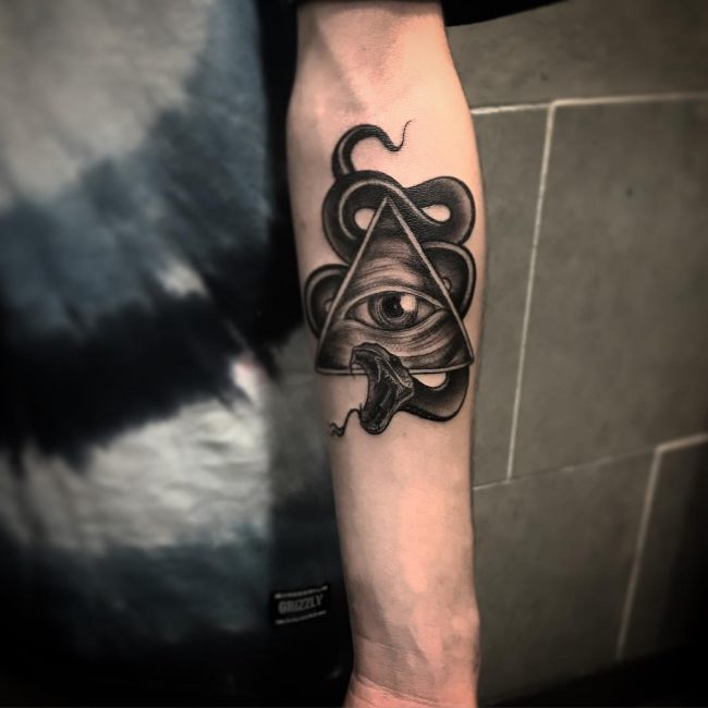 Illuminati Tattoo 49