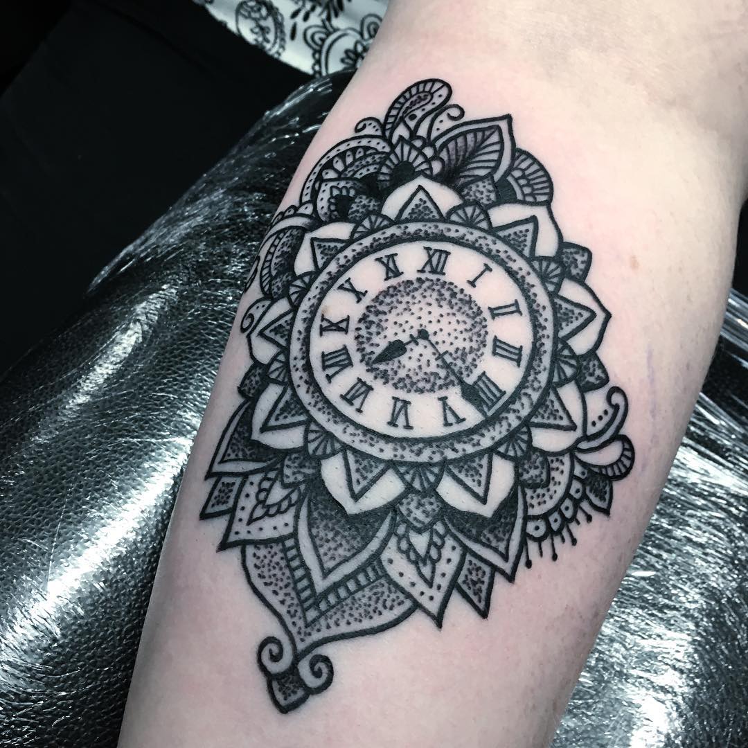 55+ Traditional Paisley Tattoo Designs - Tenderness, Beauty & Originality