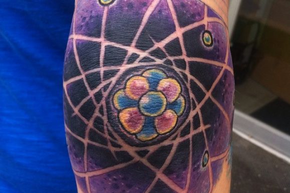35 Scientific Atomic Tattoo Designs & Meanings – Secrets of The Universe (2019)